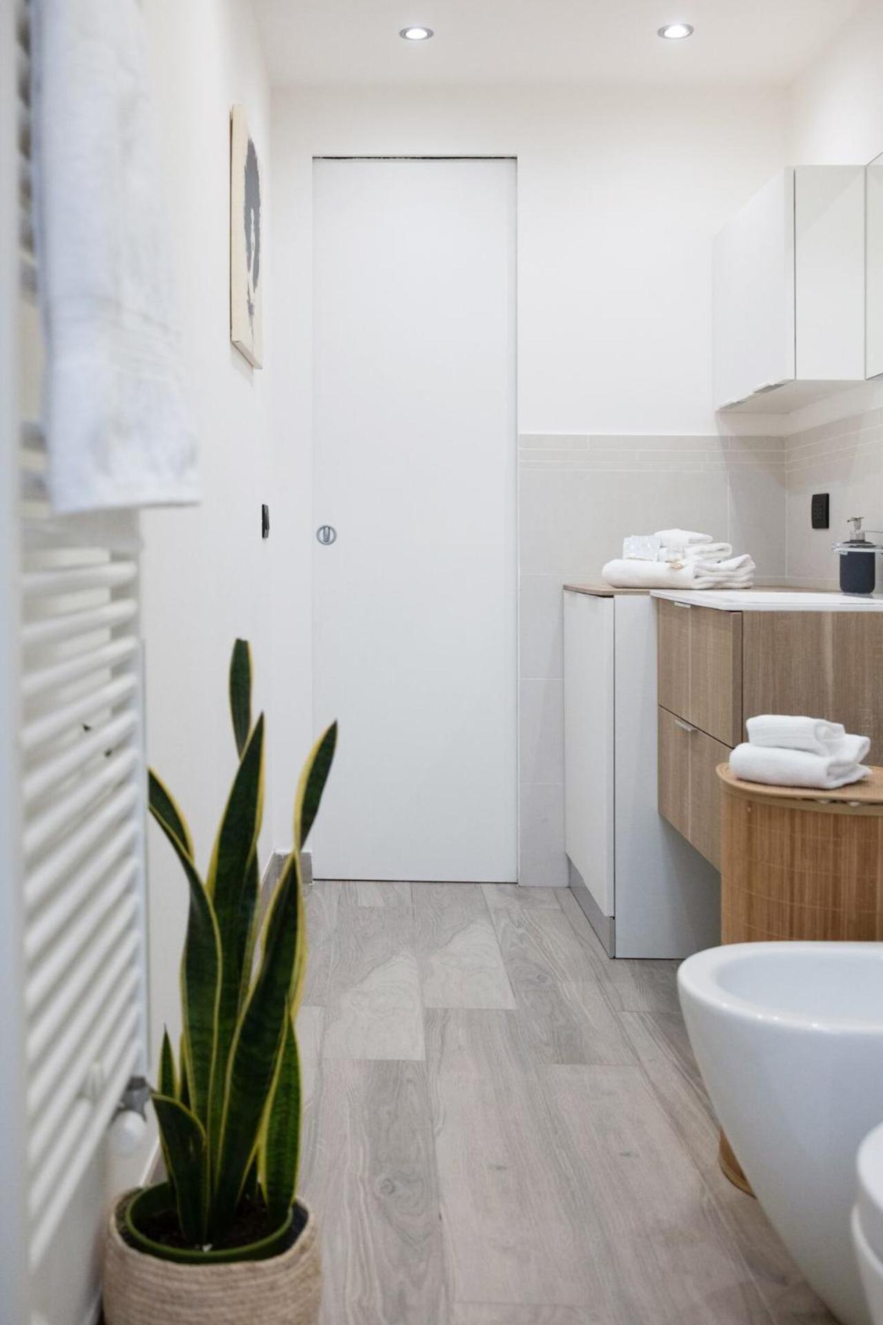 M4 Tolstoj - Milano Vicino Navigli E Duomo Apartment Luaran gambar